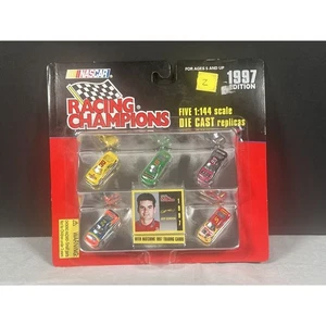Juego de 5 coches Racing Champions 1997 edición escala 1/144 tarjeta Jeff Gordon mostrando - Imagen 1 de 2