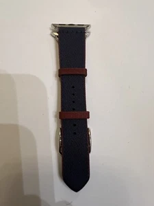 Apple Watch Hermès 41 mm Cinturino Navy/Rouge H Twill Jump Singolo Tour. - Foto 1 di 18