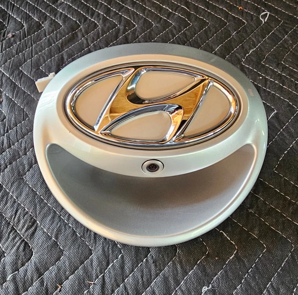 2012-17 Hyundai Veloster Genuine Tailgate Garnish w/Rear View Camera - Image 1 of 4