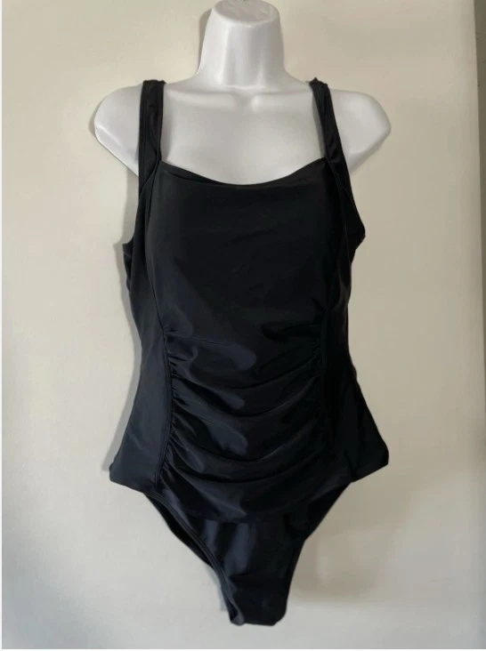 Traje de baño Rip Curl negro talla mediana de una pieza Foto 1 de 4