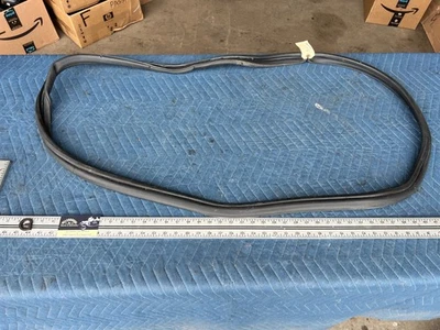 Junta de desmontaje de intemperie para sello de maletero trasero Volvo S60R V70R 2005-2007 OEM #2944EM Foto 1 de 4