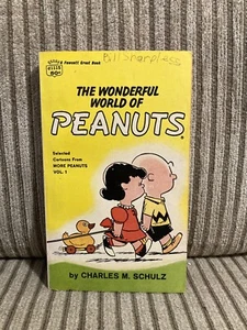 Vintage 1969 The Wonderful World of Peanuts Paperback Book Charles M Schulz - Picture 1 of 2