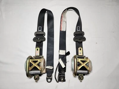 2004 - 2007 Nissan Titan Access Cab Drivers & Passengers Front Seat Belts (OEM) - Изображение 1 из 4