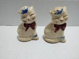 Vintage Shawnee Puss n Boots Salt Pepper Shakers Cat Lovers Kitten Bow 1 Stopper - Picture 1 of 9