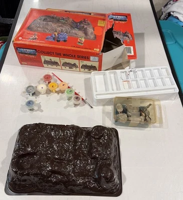 1983 Master Of The Universe 压铸榴弹兵油漆和游戏套装 — 第 1/4 张图片