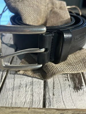 TOMMY HILFIGER 黑色正品皮革腰带 42 码美国制造镍扣 — 第 1/4 张图片