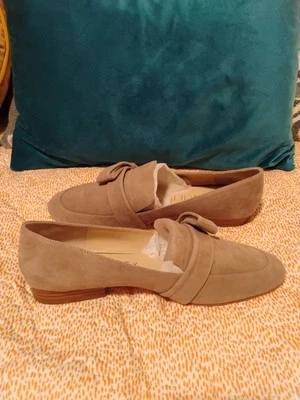 Sole Society Women's Flat Loafers Tan Suede With Suede Embellishment Size 11/43 - Image 1 of 4
