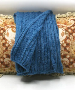 LOVELY! WOMEN'S NORDSTROM RACK BLUE CABLE NECK SCARF  - Picture 1 of 5