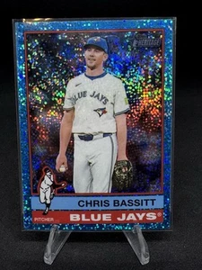 2025 Topps Heritage Chrome Blue Sparkle #476 Chris Bassitt, Blue Jays - Picture 1 of 2