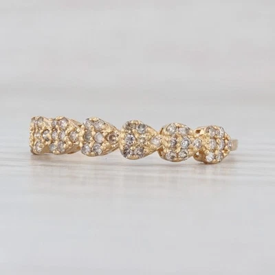 Anillo de boda apilable de oro amarillo de 18 k con corazones de diamantes de 0,30 quilates talla 7,75 Foto 1 de 4