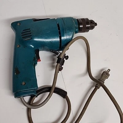 Taladro Makita Modelo 6510LVR 3/8 con Cable, Reversible con Llave Portabrocas. Probado Foto 1 de 4