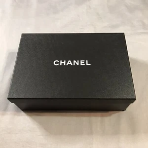 Chanel Leerkarton 12x8x4 in schwarz Taschentuchkarte Geschenk Aufbewahrung - Bild 1 von 19