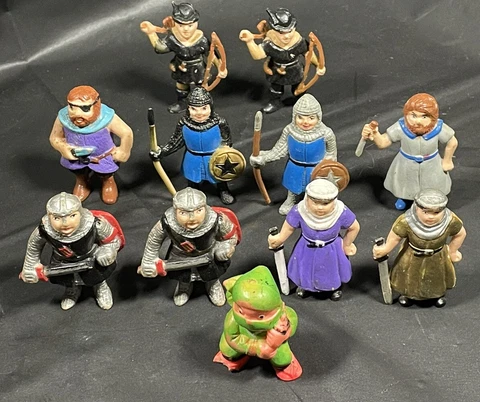 LOT OF (11) SOMA 2" PVC Figures - Robin Hood 1991 Green Ninja 1986 Pirate Knight Cover