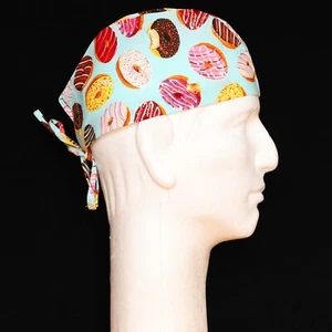 Tossed Donuts on Aqua Theme Scrub Hat - Bild 1 von 1
