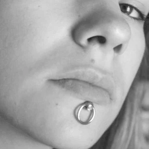 14g GEM SLAVE RING with 6, 8 & 10mm Length Labrets Sterilize Surgical Steel. - Picture 1 of 12