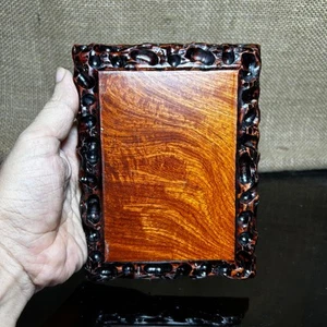 Cavalletto espositore in legno, realizzato in Padauk, motivo scultura fatto a mano misura 6,5" - Foto 1 di 9