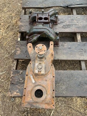 1941 1942 1940 1939 1946 Cadillac V8 346 colector de admisión con cubierta de cadena de distribución Foto 1 de 4