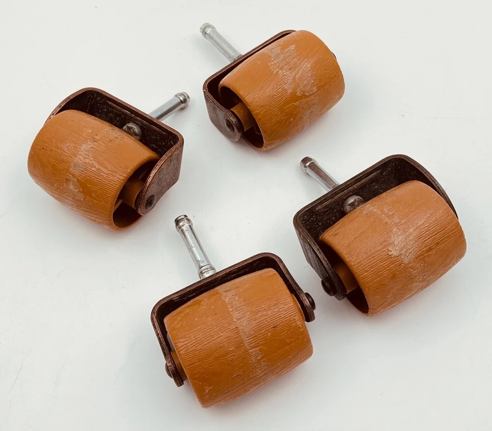  Juego de 4 ruedas de acero con marco de cama vintage de mediados de siglo de resina de alta resistencia Foto 1 de 4