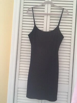 Vestido para mujer Urban Outfitters tejido acanalado negro XL NUEVO CON ETIQUETAS PRECIO DE VENTA SUGERIDO POR EL FABRICANTE 39 USD.  Foto 1 de 4