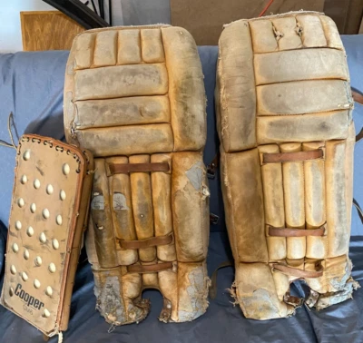 Almohadillas de hockey de portero de cuero vintage años 60 29" de largo  Foto 1 de 4