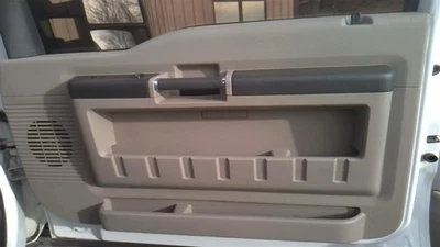 F350SD    2009 Front Door Trim Panel 26922076 - Imagem 1 de 4