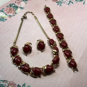 Vtg 50s Crown Trifari Caravan Red Cabochon Parure Set Bracelet Brooch Earrings - Picture 1 of 8