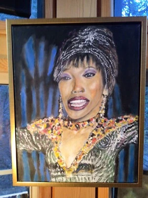 Whitney Houston em concerto com moldura dourada - Imagem 1 de 3