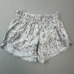 Lululemon Shorts Damen 6 grau Tracker Short Swift City Breeze alpinweiß Fitnessstudio - Bild 1 von 9