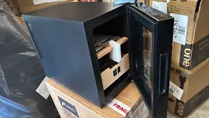 NEEDONE 16L Elektrische Kühlbox Humidor 100 Stück Fassungsvermögen (16B) KLEINER DEFEKT - Bild 1 von 8