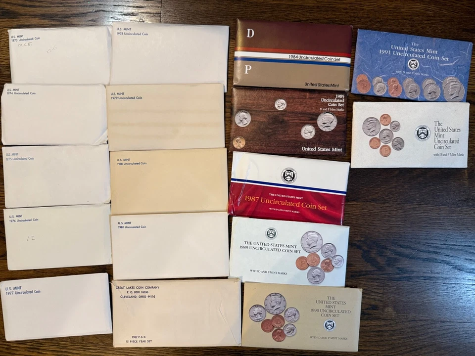 1973-1992 (missing 1983,1986,1988) UNC mint sets - Image 1 of 1
