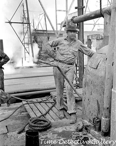 Oil Field Worker, Kilgore, Texas - 1939 - Vintage Photo Print - Picture 1 of 1