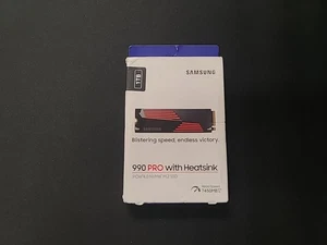 New Samsung 990 Pro 1TB PCIe 4.0 NVMe M.2 2280 SSD MZ-V9P1T0 - Afbeelding 1 van 9