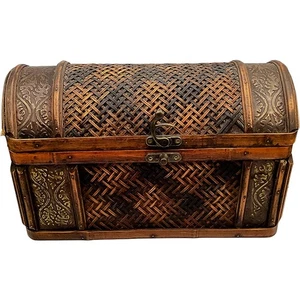 Vintage Wooden Brown Wicker Rattan Box Treasure Chest Trunk w/Clasp & Handles - Picture 1 of 10