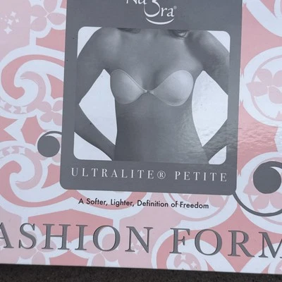 Sujetador Adhesivo NuBra Ultralite Petite Hecho en EE. UU. Copa B Color Desnudo Foto 1 de 4