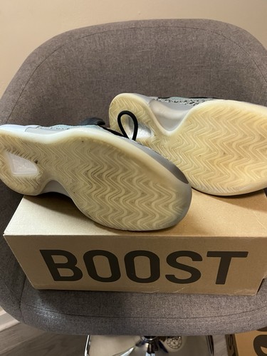 Taglia 6 Adidas Yeezy Quantum Blu Teal