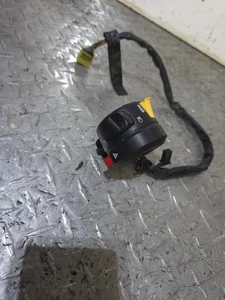 SUZUKI GSXR 600 750 2006-2009 OEM CLIP IZQUIERDO MONTAJE INTERRUPTOR - Imagen 1 de 10