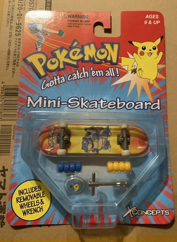 Vintage Pokemon Mini-Skateboard Blastoise CIB Cover