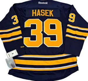 NWT-LARGE DOMINIK HASEK BUFFALO SABRES HOME NHL LICENSED REEBOK HOCKEY JERSEY - Picture 1 of 6