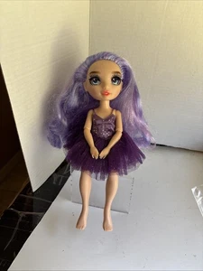 Rainbow High fantastische modische Violet Willow angezogene Puppe gebraucht kann muffig riechen - Bild 1 von 9