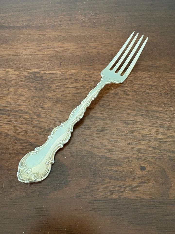 Antiguo tenedor de almuerzo Gorham Strasbourg de plata de ley de 7" Foto 1 de 1