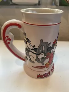 TAZZA DISNEY TOPOLINO ATTRAVERSO GLI ANNI Stein-Mug Ceramarte made in Brazil 6 1/2" - Foto 1 di 6