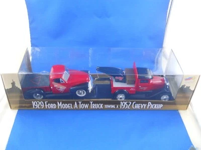 Liberty Classics 1929 Ford Model A Tow Truck & 1952 Chevy Pick-Up Canadian Tire Foto 1 de 3