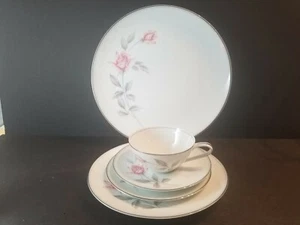5 piezas Rosemarie de Noritake Recorte de platino de ajuste de lugar - Imagen 1 de 12