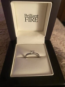 Vintage platinum O.30 diamond engagement ring used pre owned - Picture 1 of 4