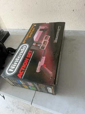 Consola Nintendo NES Action Set Completo en Caja (CIB) | Manual Original | Probada Foto 1 de 4