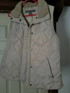 Women's winter vest. Size-large, color-beige in new condition, never used. - Picture 1 of 3
