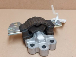 Fiat Punto Evo 199 Front Right Engine Mount 2008-on Punto 51879252 Genuine NEW - Picture 1 of 7