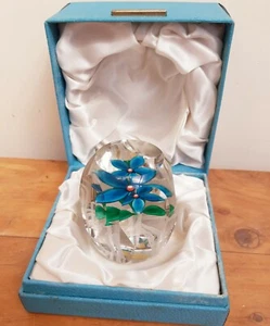 Strathearn Glass Faceted Blue Flower Paperweight Latticinio Boxed 1975 - Picture 1 of 6