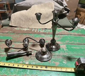 Coppia di PIATTI ARGENTO PELLEGRINO VINTAGE P586 3 PORTACANDELABRI 9 3/4” o 5” alti - Foto 1 di 9