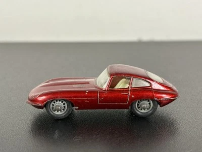 Vintage Lesney Matchbox Series No. 32 E Type Jaguar - Good condition - Image 1 of 4